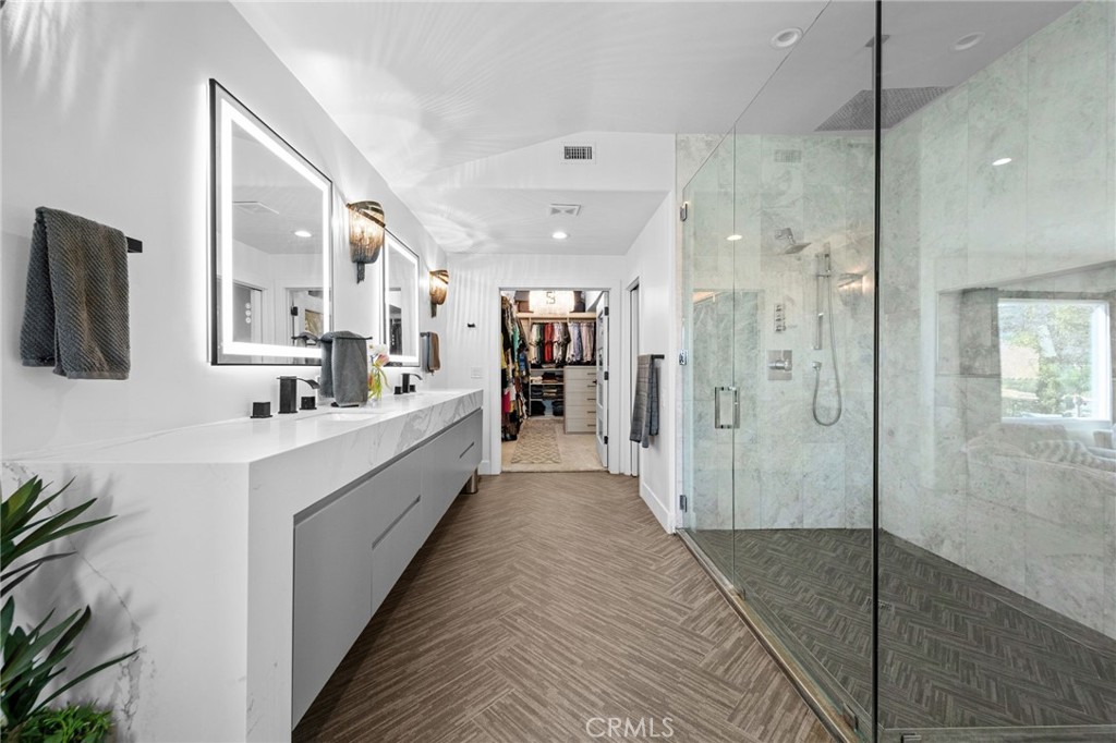 MLS #OC25238020 image #41