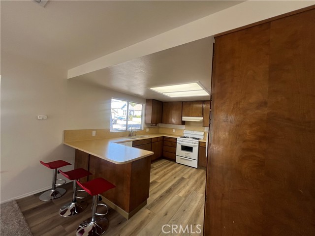 354 N. Vista Bonita, Glendora CA: https://media.crmls.org/medias/4b3eb490-1d54-42f9-a631-482bb3589b18.jpg
