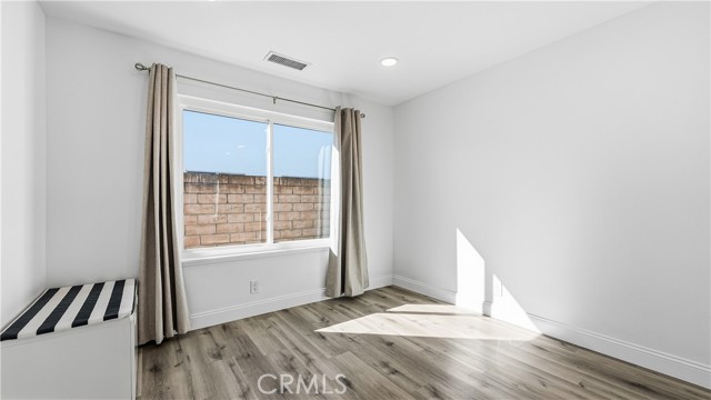 Detail Gallery Image 32 of 53 For 2430 Greensward St, Simi Valley,  CA 93065 - 4 Beds | 2 Baths