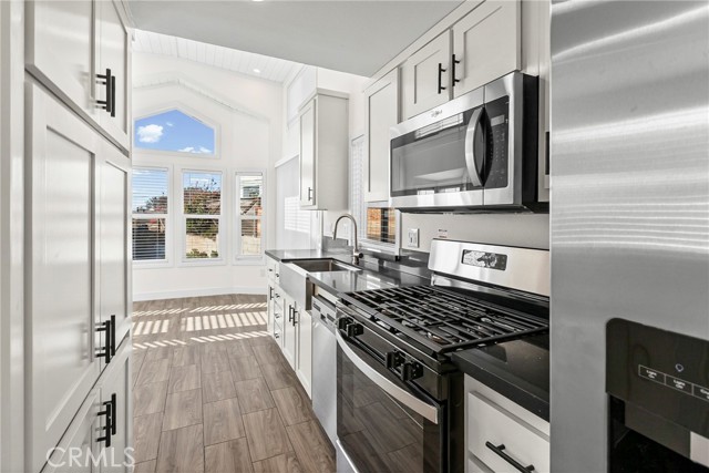 Detail Gallery Image 4 of 22 For 190 27 Main St #27,  Morro Bay,  CA 93442 - 1 Beds | 1 Baths