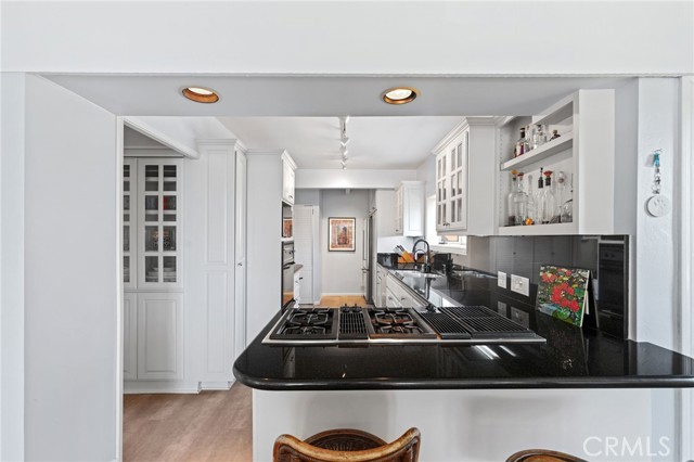 1800 Highland Avenue, Manhattan Beach CA: https://media.crmls.org/medias/4b400a47-d8f1-4863-8597-271ff40d0f1a.jpg