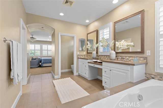 Image 35 of 61 For 17472 Oakbluffs Lane