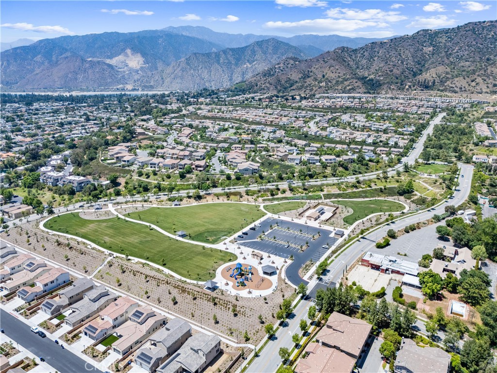 https://media.crmls.org/medias/4b405e20-0092-4439-a5f5-4e4205d9d7a5.jpg?preset=X-Large