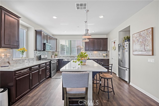 Detail Gallery Image 6 of 37 For 14404 Kiwi Ln #6,  Gardena,  CA 90247 - 4 Beds | 3/1 Baths