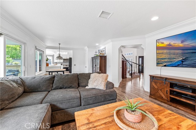 Detail Gallery Image 15 of 53 For 31885 Old Oak Rd, Rancho Santa Margarita,  CA 92679 - 5 Beds | 3 Baths