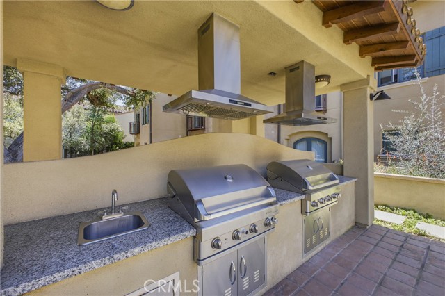 Detail Gallery Image 5 of 22 For 168 S Sierra Madre Blvd. #301,  Pasadena,  CA 91107 - 3 Beds | 2 Baths