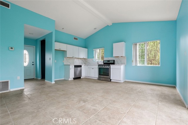 6648 Gaviota Avenue, Van Nuys CA: https://media.crmls.org/medias/4b429f6d-ee6f-4bf4-9f38-c0700c29c110.jpg