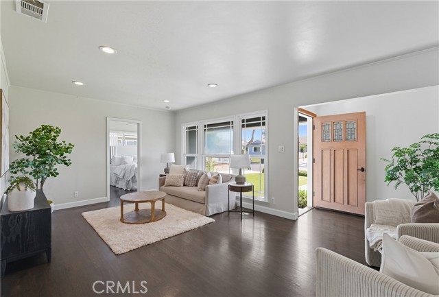 127 S Myrtlewood Street, West Covina CA: https://media.crmls.org/medias/4b42edaf-4025-489b-86d3-3e56325b86b8.jpg