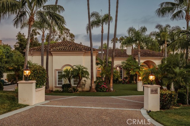 16727 Camino Sierra del Sur Drive, Rancho Santa Fe CA: https://media.crmls.org/medias/4b43420b-d96a-4a0c-b9c3-e231bad2342e.jpg