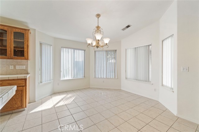 122 East, Madera CA: https://media.crmls.org/medias/4b4368d3-9c22-4dc4-a72d-1369b1fd3c31.jpg