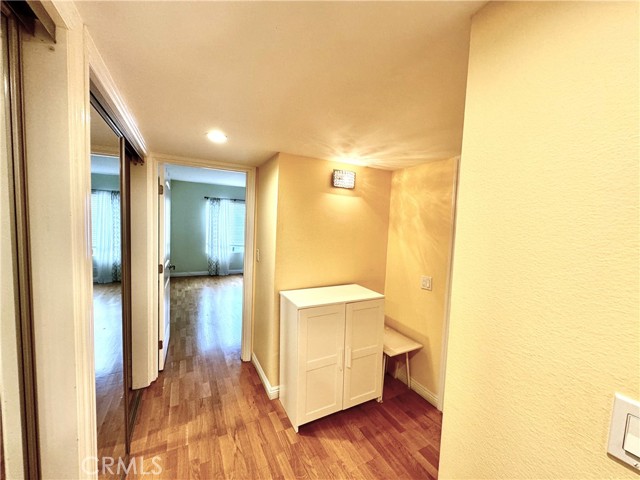 Detail Gallery Image 9 of 24 For 1401 Valley View Rd #325,  Glendale,  CA 91202 - 2 Beds | 2 Baths