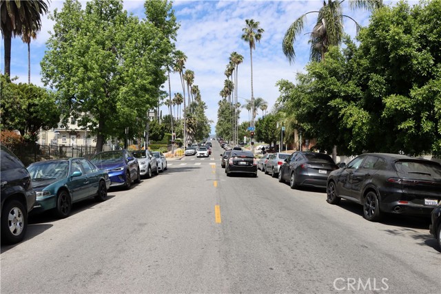 Detail Gallery Image 7 of 8 For 109 S Catalina St, Los Angeles,  CA 90004 - – Beds | – Baths