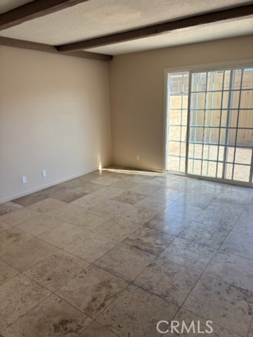 Detail Gallery Image 5 of 13 For 18243 Crater Lake Ct, Fountain Valley,  CA 92708 - 3 Beds | 2/1 Baths