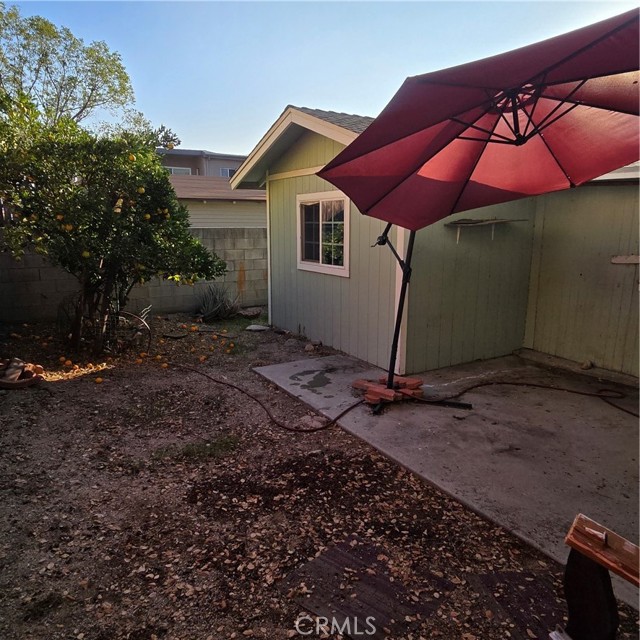 3928 La Crescenta Avenue, Glendale CA: https://media.crmls.org/medias/4b4458a1-e99f-403d-af31-aaf9359db6fc.jpg