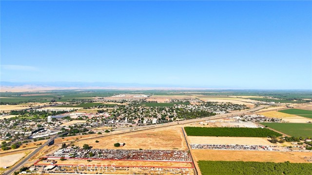 1250 E Childs Avenue, Merced CA: https://media.crmls.org/medias/4b4477ce-f0d6-483c-8ab3-f35ab8e92721.jpg
