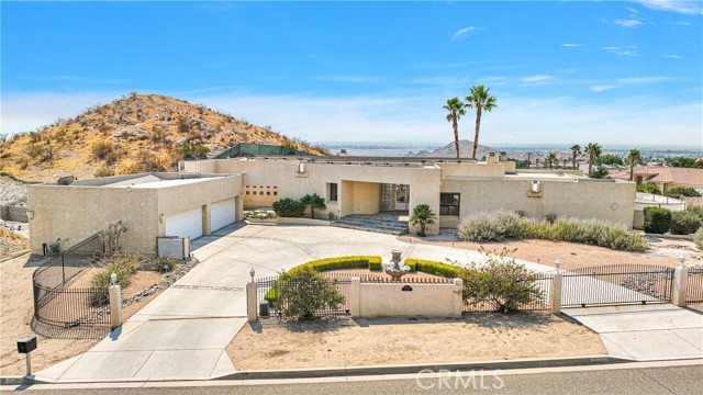 18011 Ohna Rd, Apple Valley, CA 92307