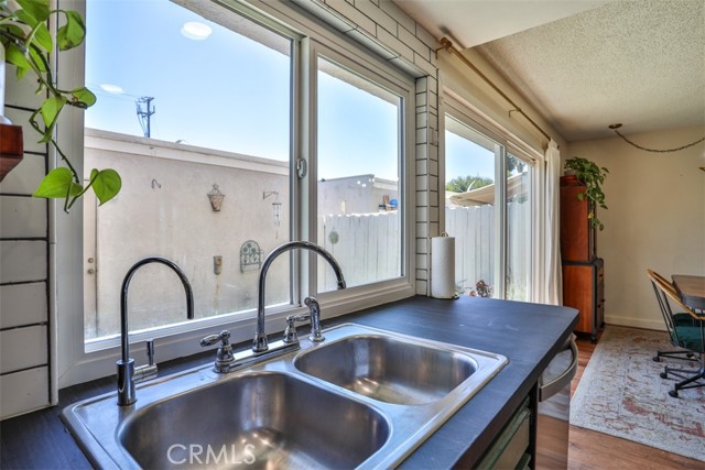 Detail Gallery Image 18 of 40 For 2161 W Essex Cir, Anaheim,  CA 92804 - 3 Beds | 1/1 Baths