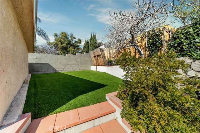 Detail Gallery Image 11 of 42 For 3341 Thelma, La Crescenta,  CA 91214 - 3 Beds | 3 Baths