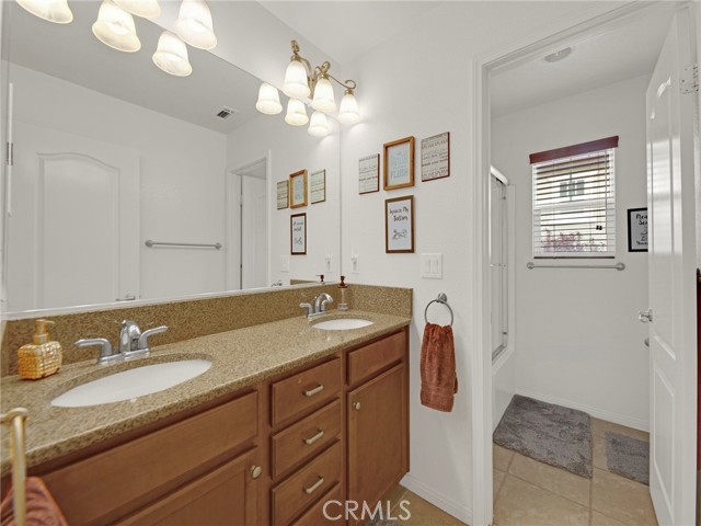 20361 Julia Lane, Saugus CA: https://media.crmls.org/medias/4b4537af-6c5b-416c-8a2b-c5fdb2e42eea.jpg