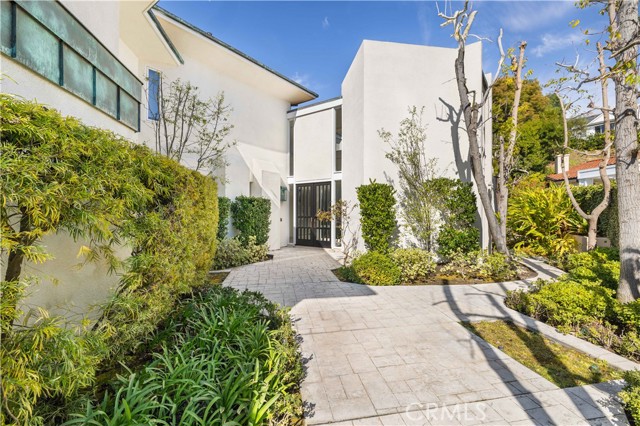 2 Inverness Lane, Newport Beach CA: https://media.crmls.org/medias/4b47115a-3b6c-405f-81c9-505c6d853e1f.jpg
