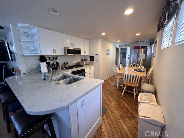 Detail Gallery Image 5 of 35 For 352 354 Eucalyptus, Avalon,  CA 90704 - – Beds | – Baths