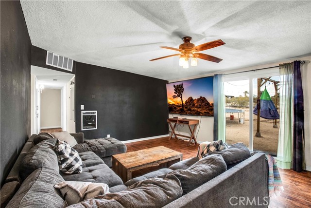 Detail Gallery Image 6 of 38 For 72420 Sunnyslope Dr, Twentynine Palms,  CA 92277 - 3 Beds | 2 Baths