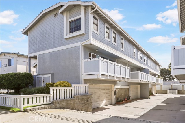 2218 Mathews Avenue, Redondo Beach, California 90278, 3 Bedrooms Bedrooms, ,Condominium,For Sale,Mathews,SB24235982