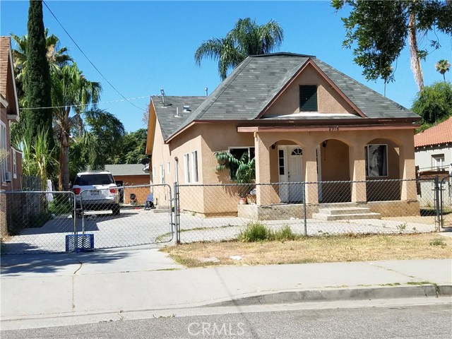 2916 11th St, Riverside, CA 92507