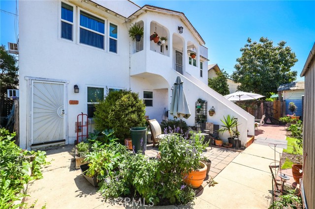 932 Coronado Avenue, Long Beach CA: https://media.crmls.org/medias/4b48ad19-1956-4644-9fc1-66b70ac0d416.jpg