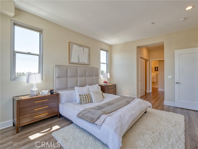 56 E Duarte Road, Arcadia CA: https://media.crmls.org/medias/4b48eda1-870c-4503-8c3b-b84a5f5a7046.jpg