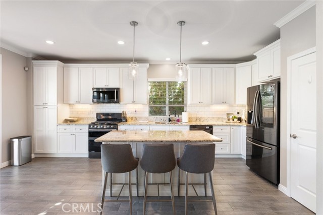 Detail Gallery Image 6 of 55 For 33032 Canopy Ln, Lake Elsinore,  CA 92532 - 4 Beds | 2/1 Baths