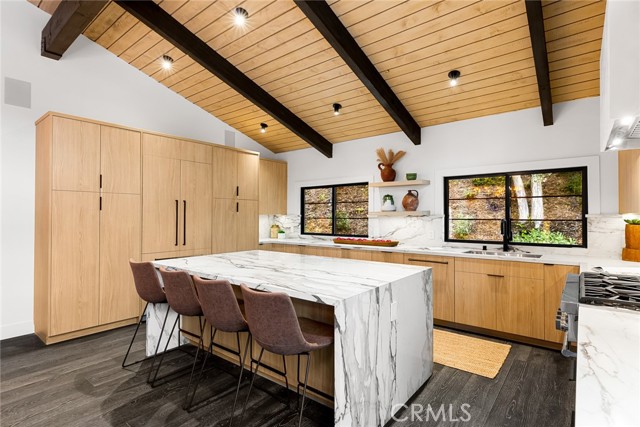 4885 Winnetka Avenue, Woodland Hills CA: https://media.crmls.org/medias/4b490627-93bc-4c29-a498-1eac07df6307.jpg