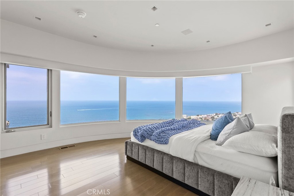 4b494c88 0732 4e03 B58a Bce12ca468df