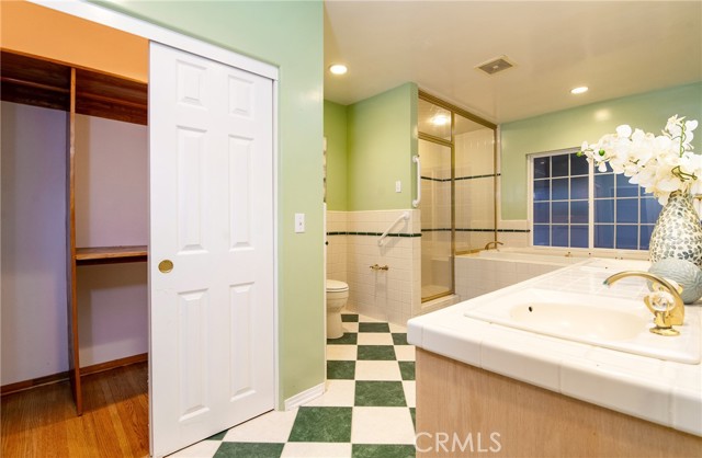 Detail Gallery Image 21 of 41 For 3301 Grayburn Rd, Pasadena,  CA 91107 - 3 Beds | 2/1 Baths