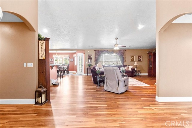 19287 Allegheny Road, Apple Valley CA: https://media.crmls.org/medias/4b49e577-0757-47e4-a06b-18d70ff90e10.jpg