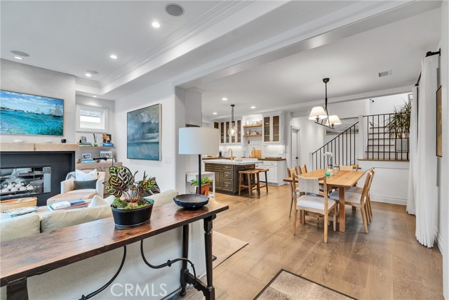 613 Larkspur Avenue, Corona del Mar CA: https://media.crmls.org/medias/4b4a646c-27fe-4a54-abac-5f76bf2fa2c9.jpg