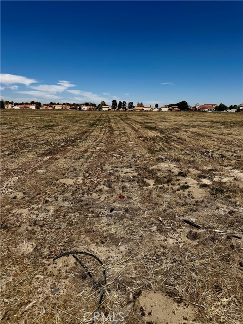 Detail Gallery Image 4 of 6 For 1 Clearview Dr, Apple Valley,  CA 92308 - – Beds | – Baths