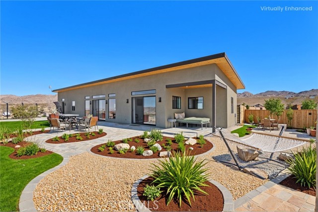 7190 Lawrence Avenue, Joshua Tree CA: https://media.crmls.org/medias/4b4ae573-ce76-423d-9b6a-d3e52f396248.jpg