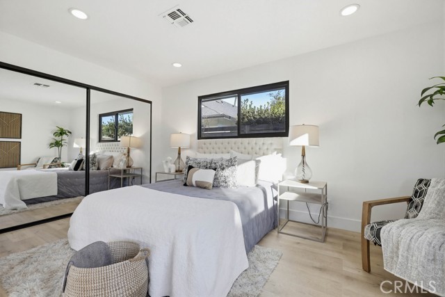 Detail Gallery Image 22 of 28 For 410 W Crystal View, Orange,  CA 92865 - 5 Beds | 3 Baths