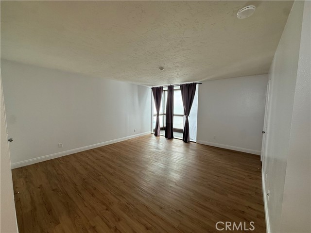 Detail Gallery Image 6 of 9 For 575 Esplanade #303,  Redondo Beach,  CA 90277 - 2 Beds | 2 Baths