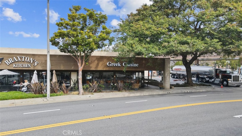 315 Carmen Drive, Camarillo, CA 93010