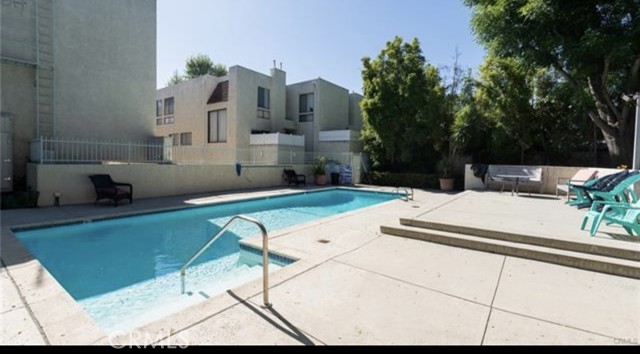 Detail Gallery Image 28 of 30 For 7311 Kester, Van Nuys,  CA 91405 - 2 Beds | 3 Baths