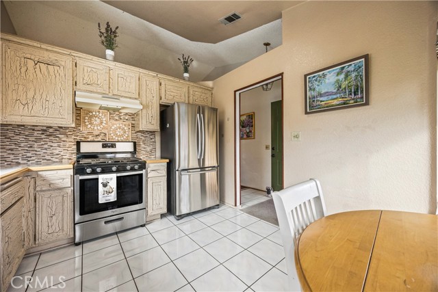 Detail Gallery Image 10 of 29 For 23143 Canyon Estates, Corona,  CA 92883 - 4 Beds | 2 Baths