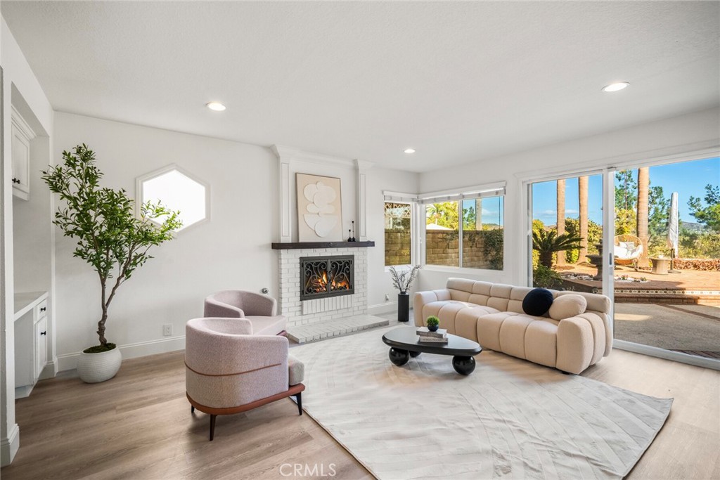 4b4d4f1b 8345 41d3 B5da Fe5528fc21f9