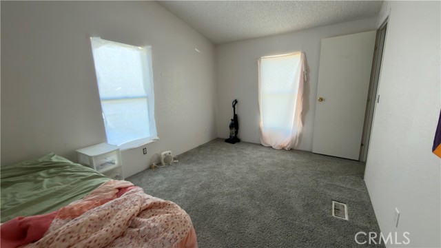 Image 26 of 53 For 18420 Decker