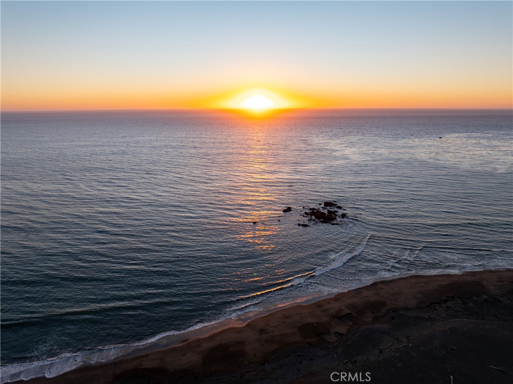 https://media.crmls.org/medias/4b4d7079-8930-44fe-a477-a3850d2323a1.jpg?preset=X-Large