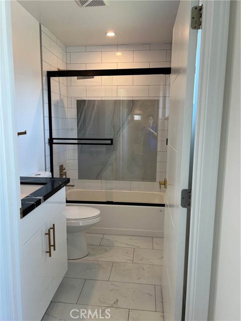 8129 Radford Avenue, North Hollywood CA: https://media.crmls.org/medias/4b4dd6ee-b933-47b6-aa60-be65c959ecea.jpg