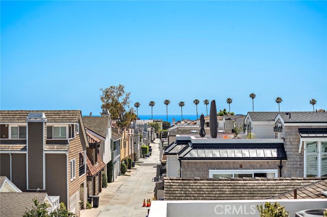 Detail Gallery Image 15 of 16 For 604 1/2 Acacia Ave, Corona Del Mar,  CA 92625 - 2 Beds | 2/1 Baths