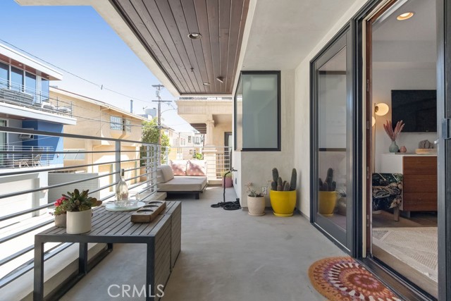 428 21st Place, Manhattan Beach, California 90266, 3 Bedrooms Bedrooms, ,2 BathroomsBathrooms,Residential,Sold,21st,SB23125584