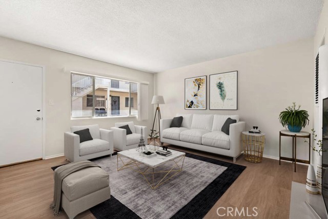 Detail Gallery Image 4 of 16 For 437 W Glenoaks Bld, Glendale,  CA 91202 - – Beds | – Baths